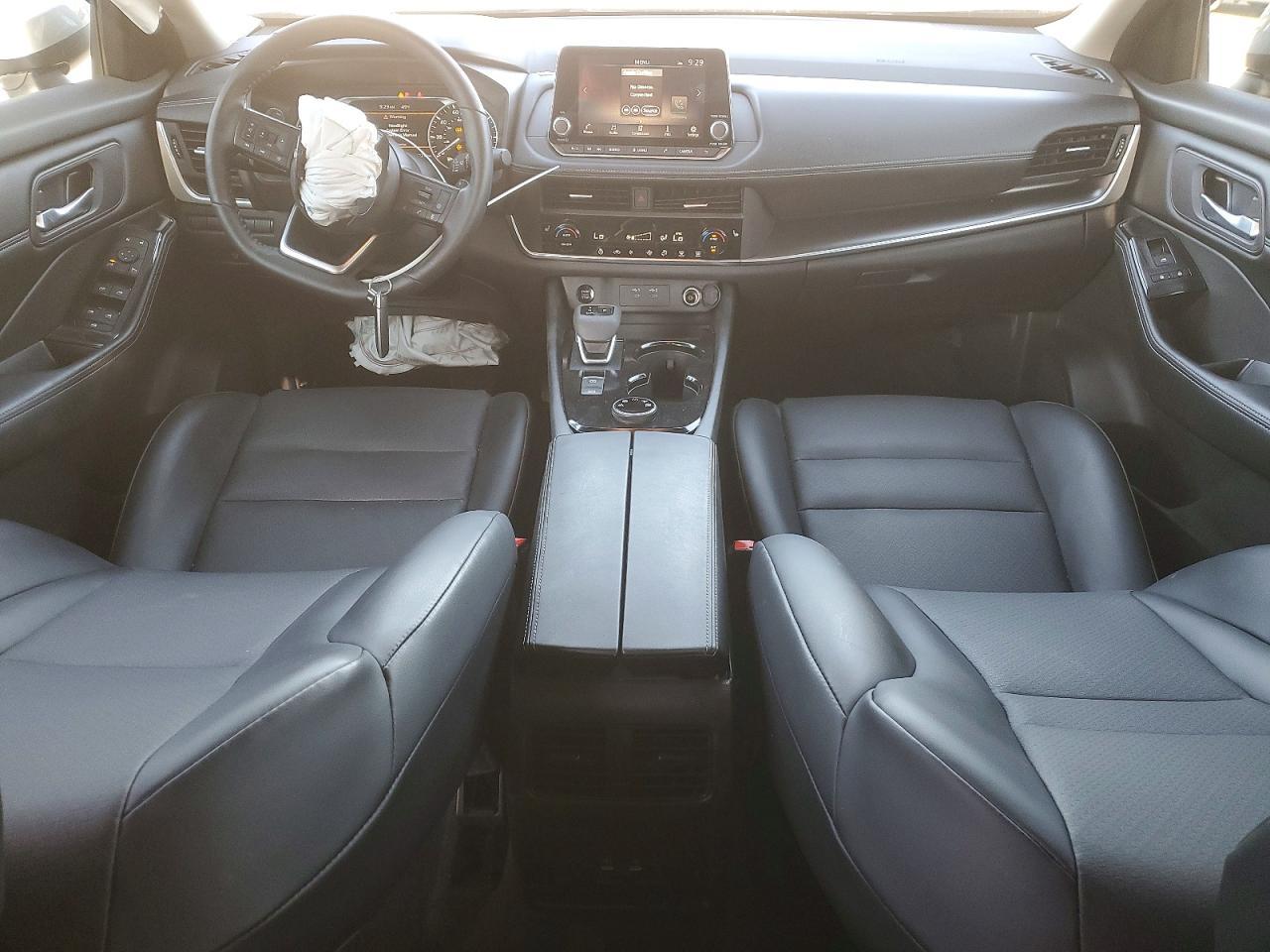 2024 Nissan Rogue Sv - zdjęcie 8