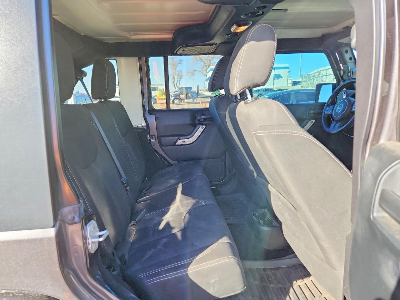 2016 Jeep Wrangler - zdjęcie 11