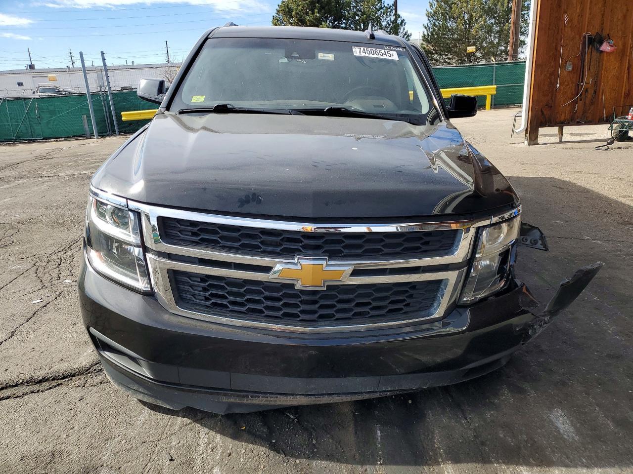 2020 Chevrolet Suburban 1 - zdjęcie 5