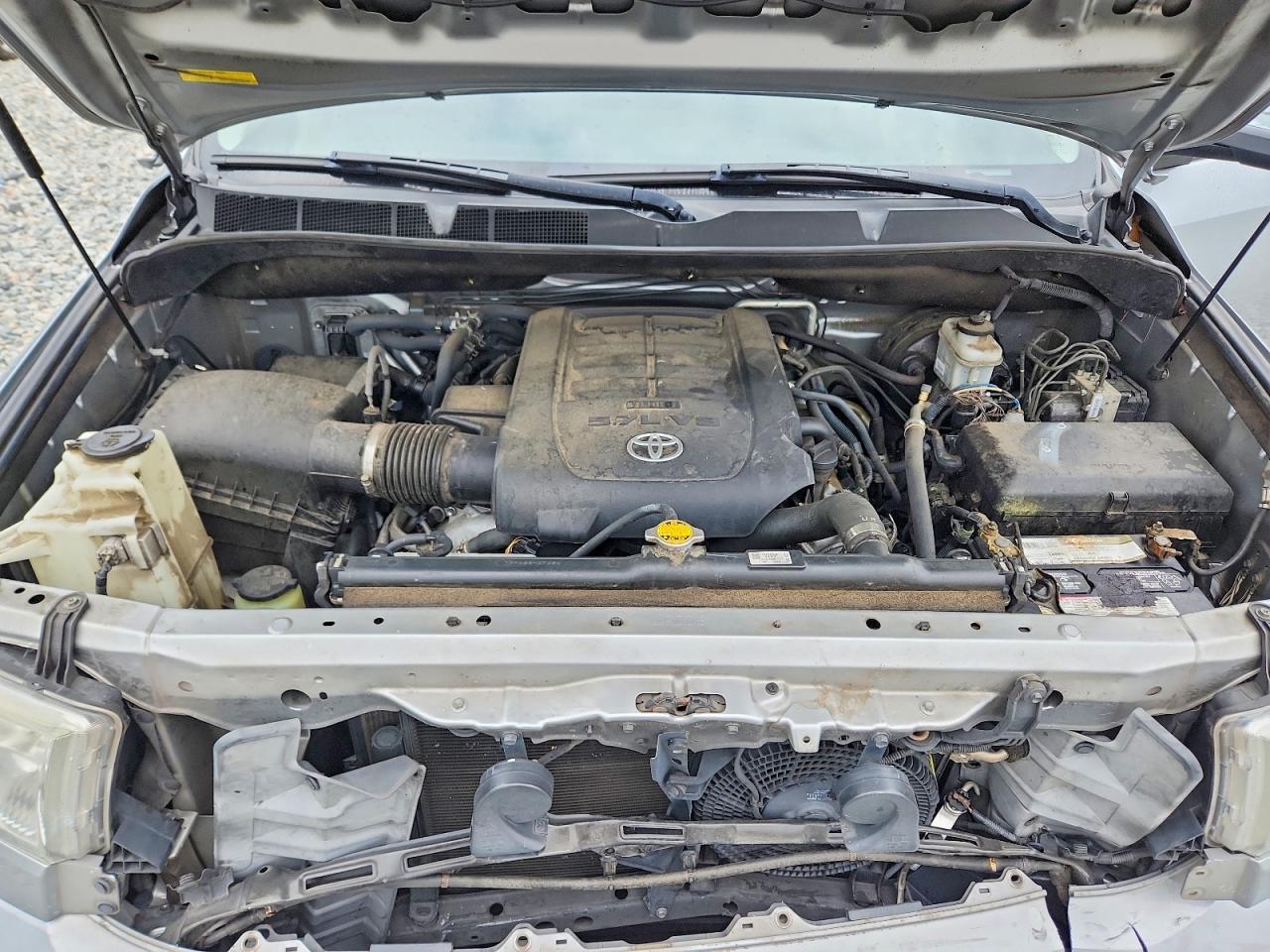 2016 Toyota Sequoia Limited - zdjęcie 12