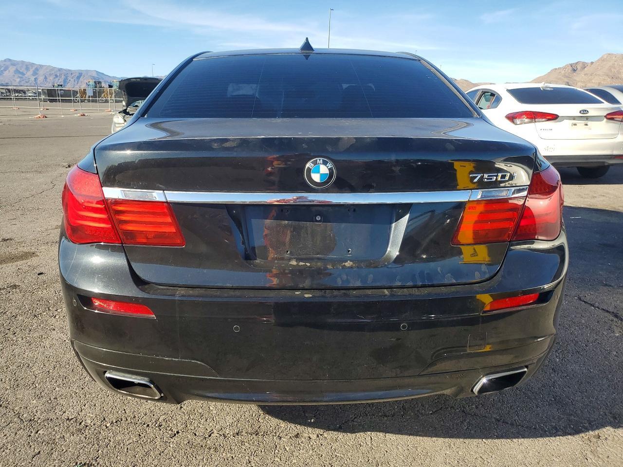 2013 BMW 750 I - zdjęcie 6