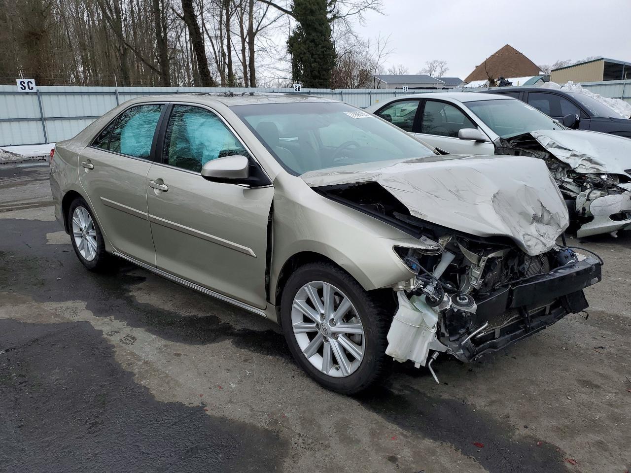 2014 Toyota Camry Se - zdjęcie 4