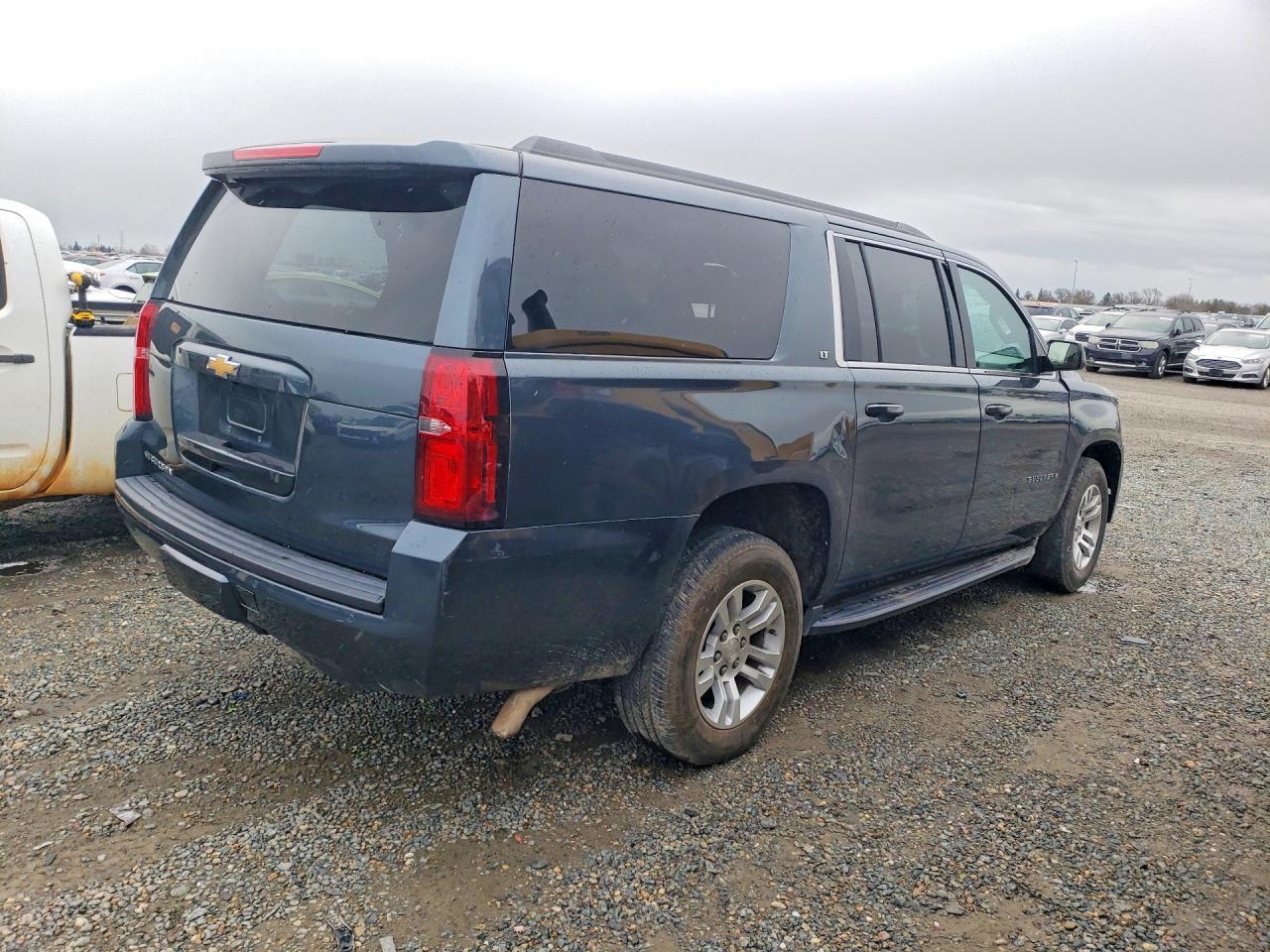 2019 Chevrolet Suburban K1500 Lt - zdjęcie 3