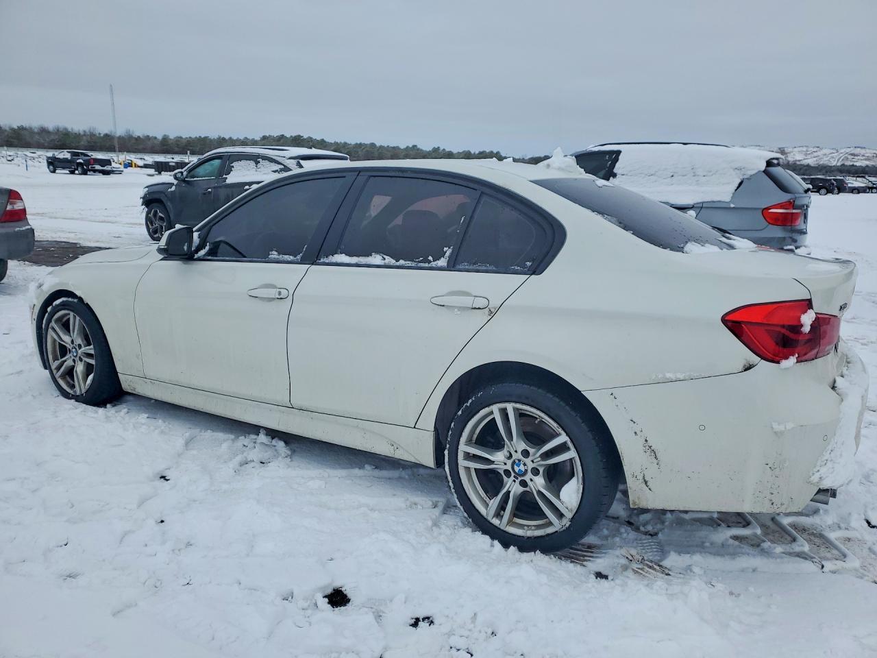 2018 BMW 330 Xi - zdjęcie 2
