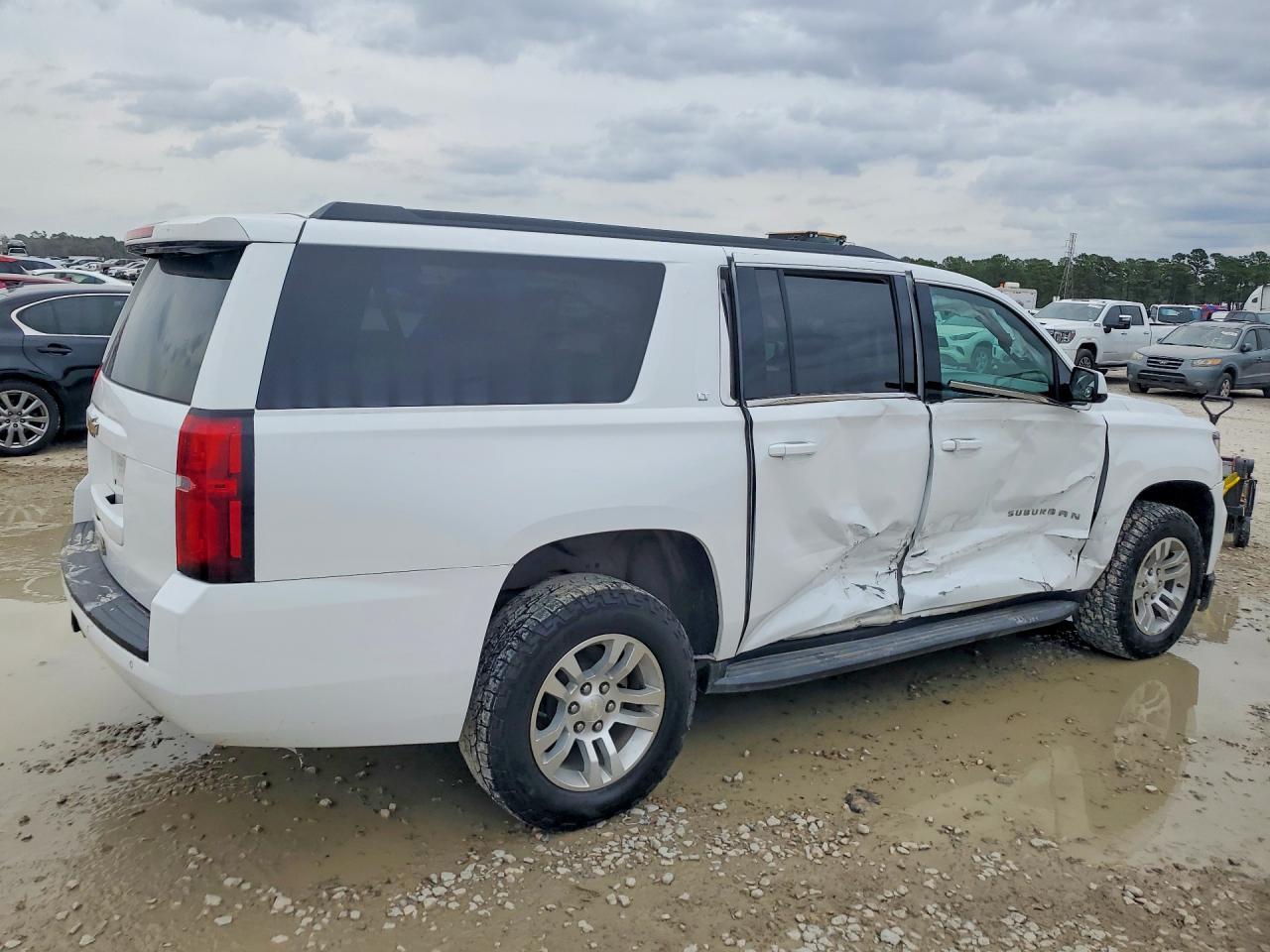 2020 Chevrolet Suburban K1500 Lt - zdjęcie 3