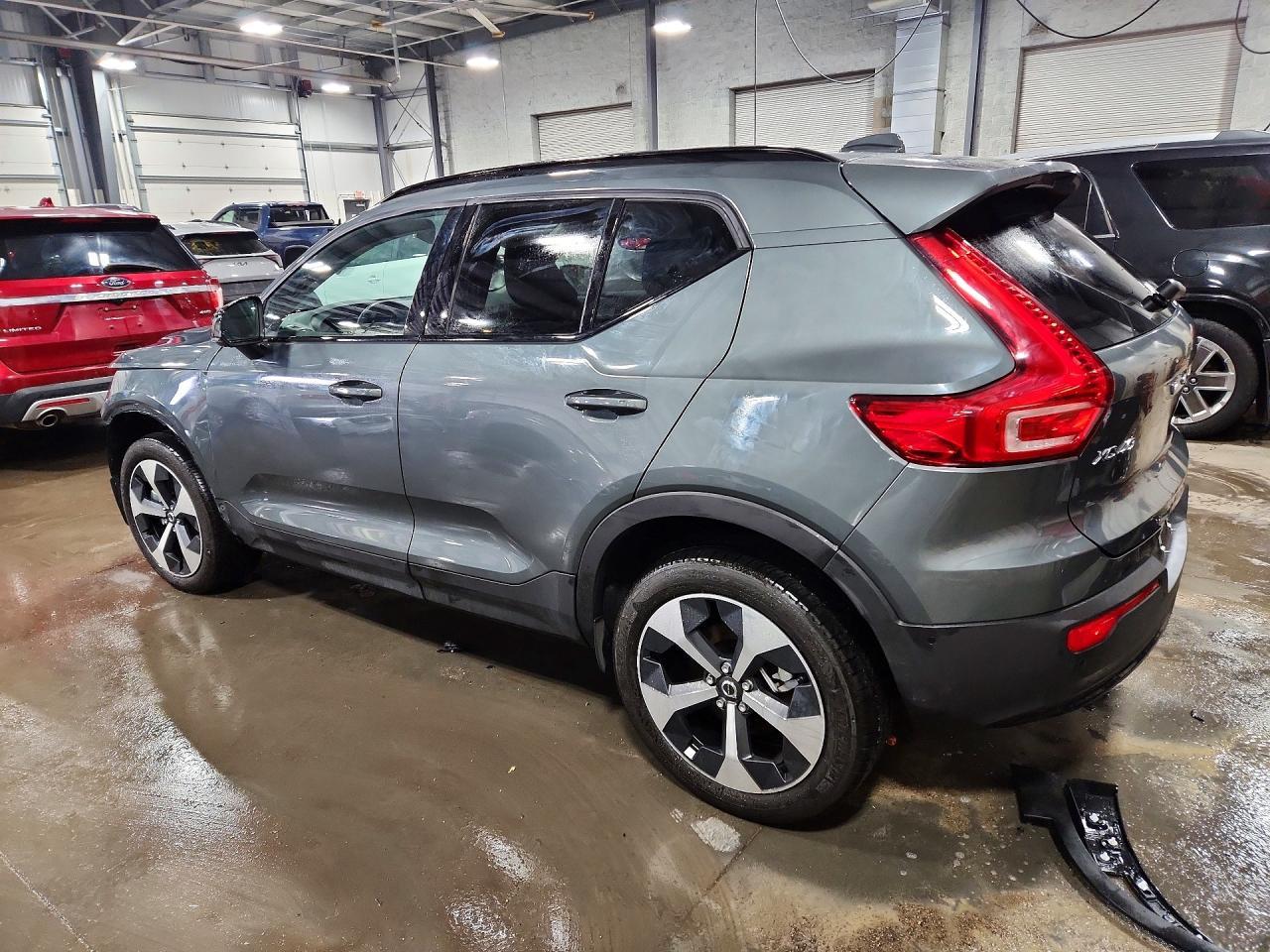 2026 Volvo Xc40 Plus - zdjęcie 2
