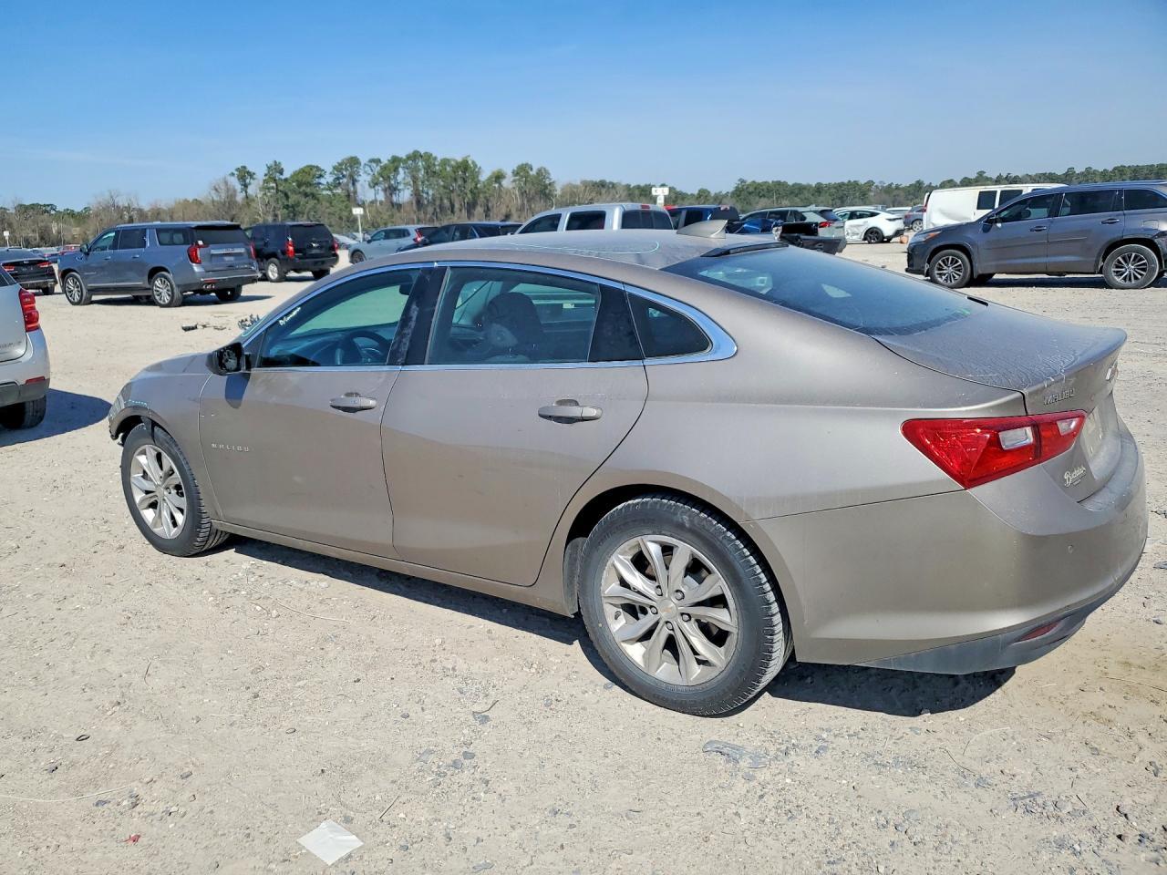 2024 Chevrolet Malibu Lt - zdjęcie 2