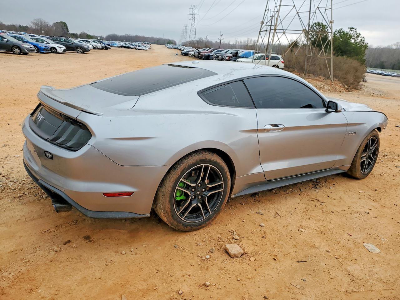2020 Ford Mustang Gt - zdjęcie 3