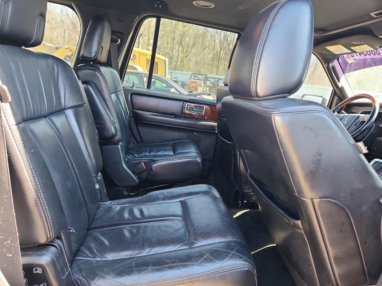 2016 Lincoln Navigator Select - zdjęcie 11