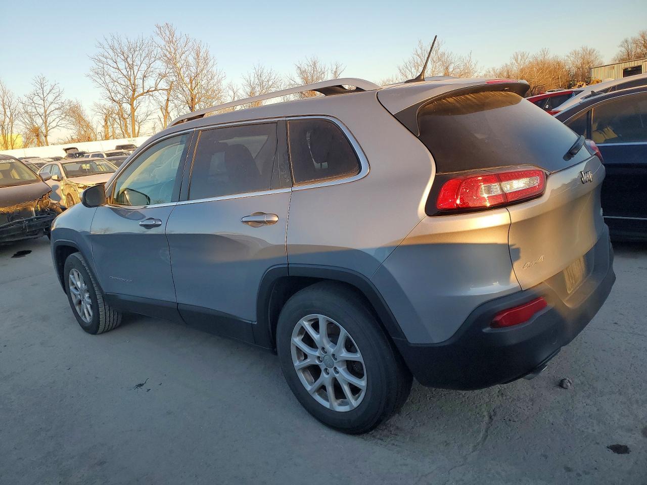 2014 Jeep Cherokee Latitude - zdjęcie 2
