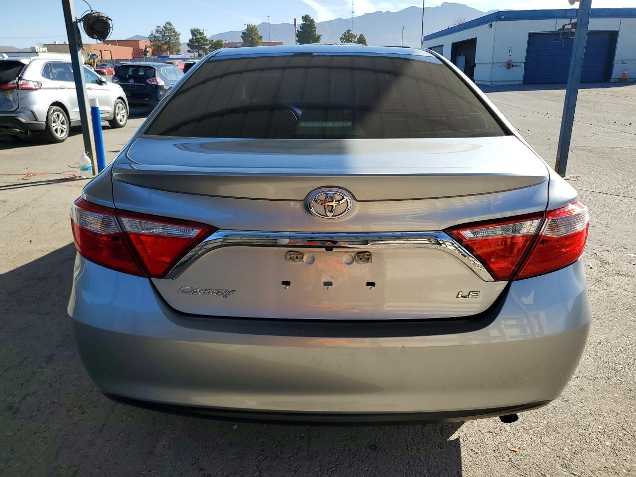 2017 Toyota Camry Le - zdjęcie 6