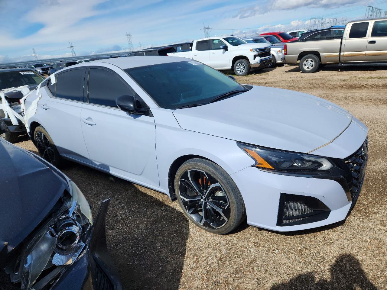 2024 Nissan Altima Sr - zdjęcie 4