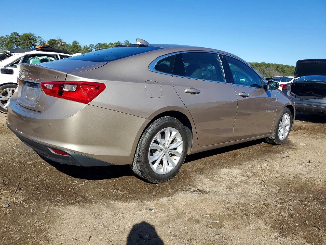 2023 Chevrolet Malibu Lt - zdjęcie 3