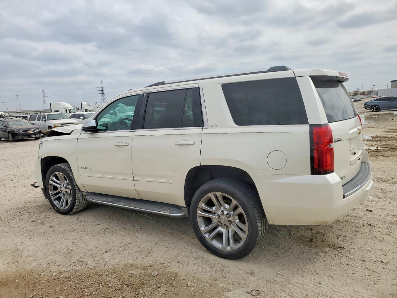 2015 Chevrolet Tahoe C1500 Ltz - zdjęcie 2