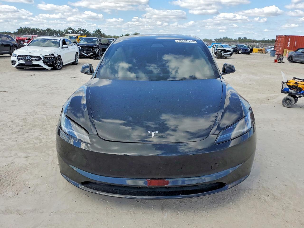 2024 Tesla Model 3 - zdjęcie 5