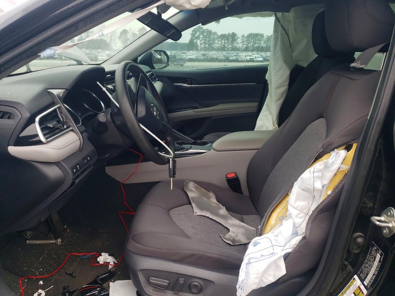 2018 Toyota Camry Le - zdjęcie 7