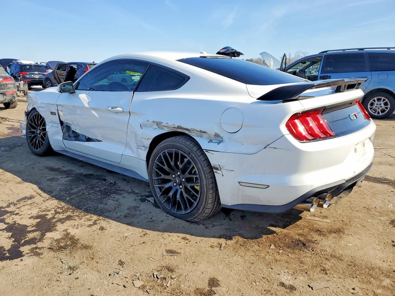 2019 Ford Mustang Gt - zdjęcie 2
