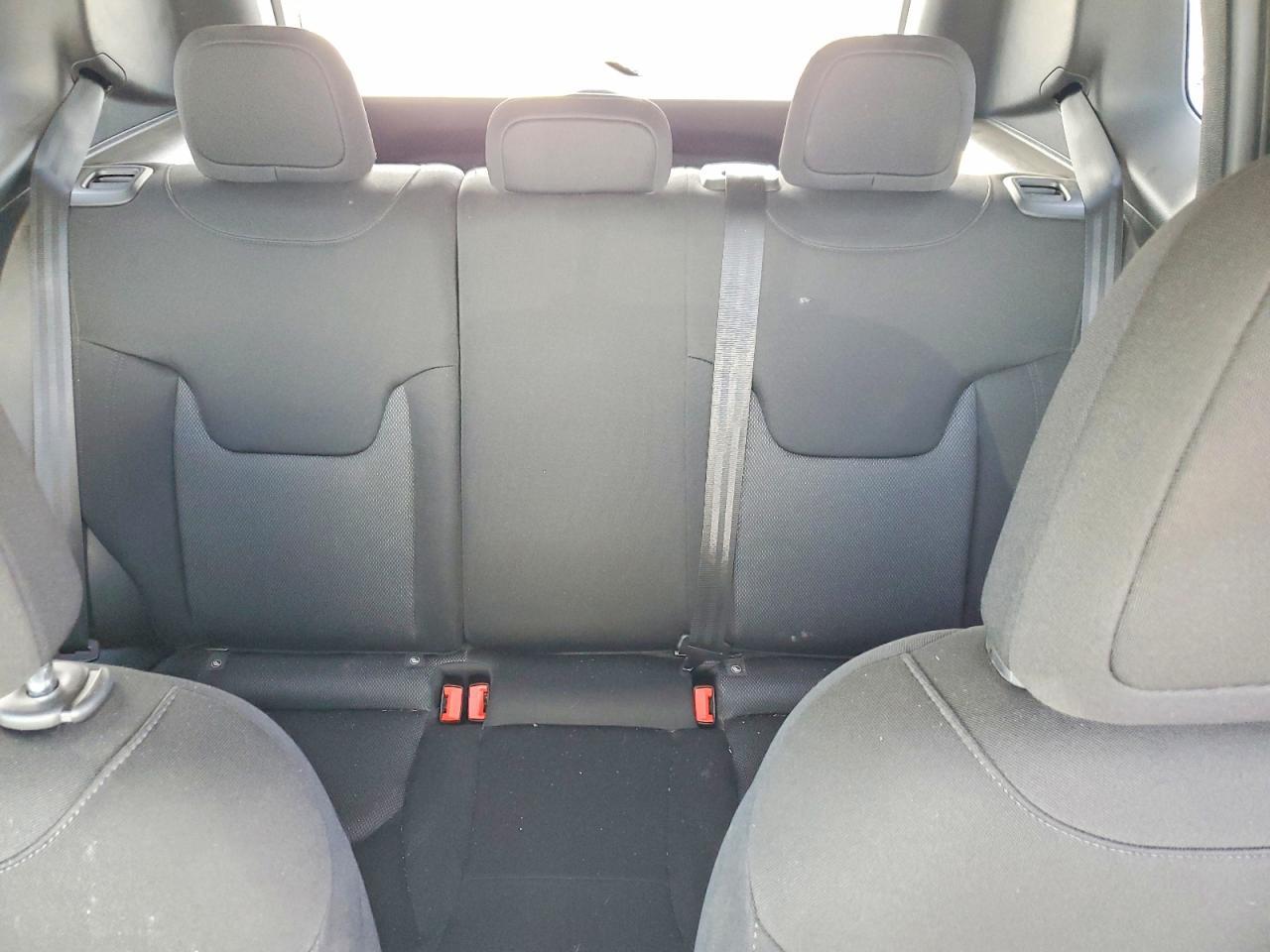 2023 Jeep Renegade Latitude - zdjęcie 10