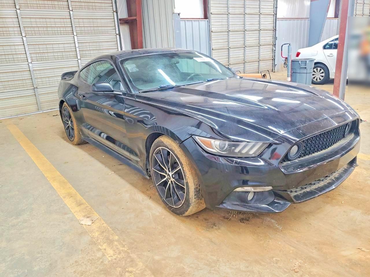 2015 Ford Mustang - zdjęcie 4