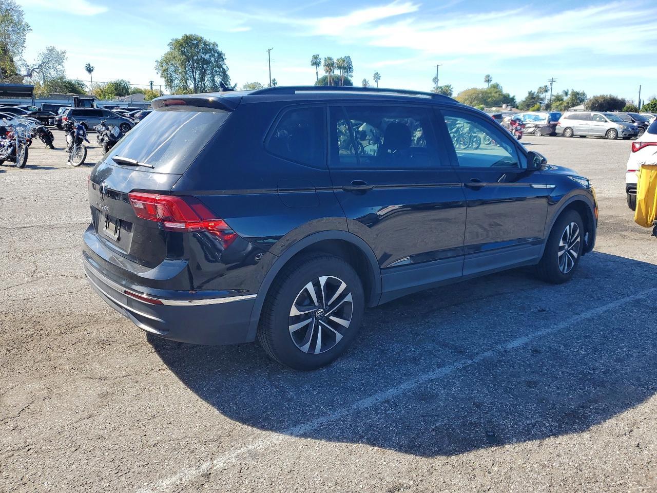 2022 Volkswagen Tiguan S - zdjęcie 3