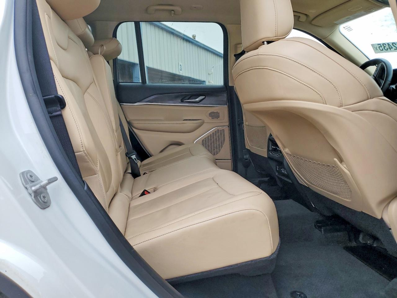 2022 Jeep Grand Cherokee Limited - zdjęcie 11