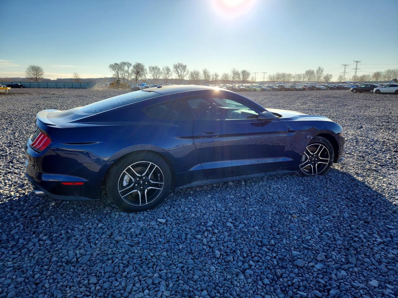 2019 Ford Mustang - zdjęcie 3