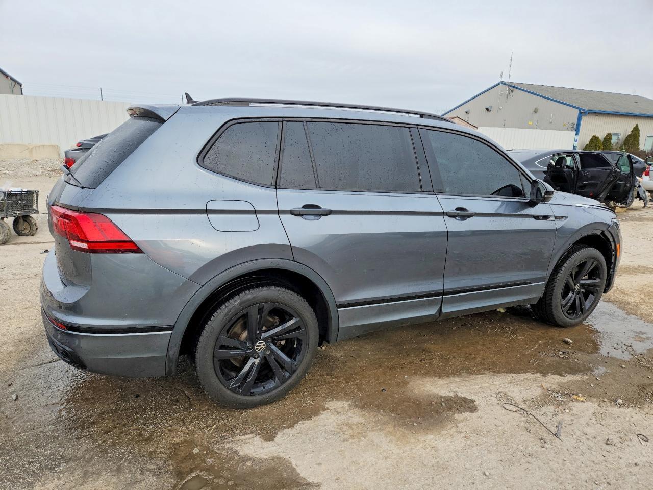 2024 Volkswagen Tiguan Se R-Line Black - zdjęcie 3
