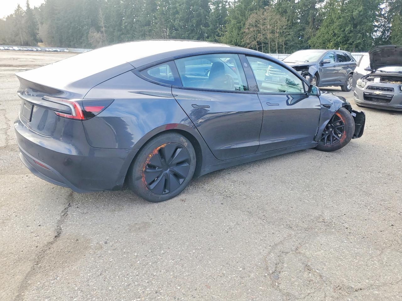 2024 Tesla Model 3 - zdjęcie 3