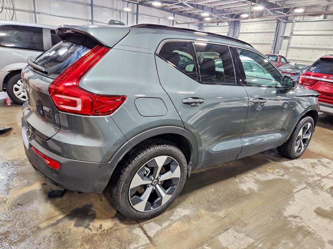 2026 Volvo Xc40 Plus - zdjęcie 3