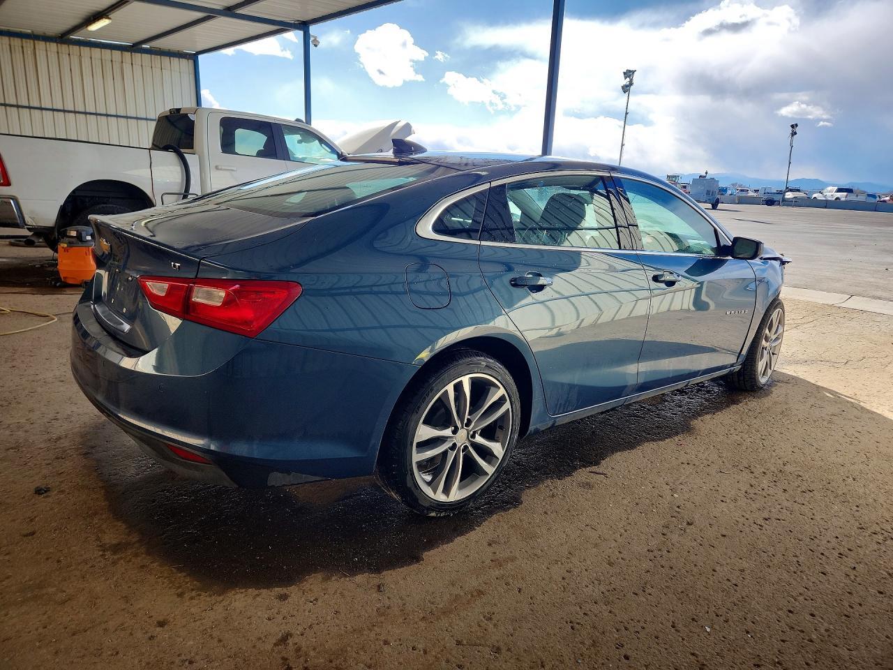 2025 Chevrolet Malibu Lt - zdjęcie 3