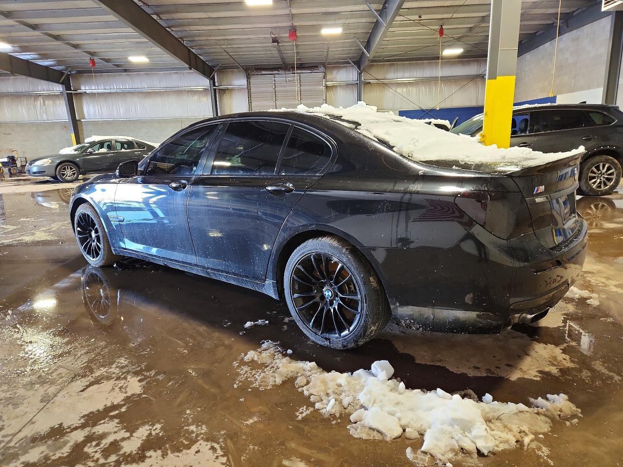 2013 BMW 750 I - zdjęcie 2