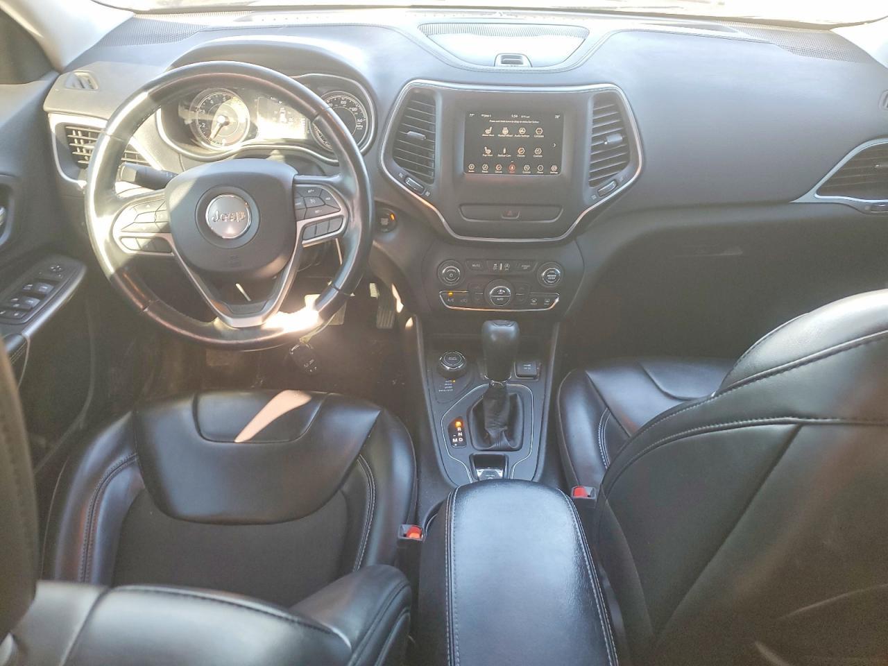 2019 Jeep Cherokee Latitude Plus - zdjęcie 8