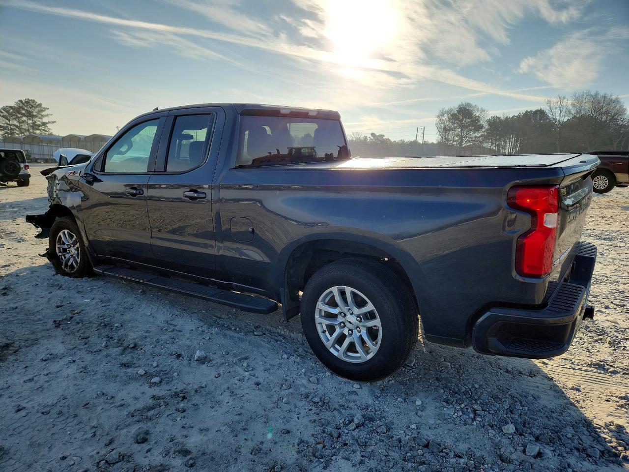 2019 Chevrolet Silverado K1500 Rst - zdjęcie 2