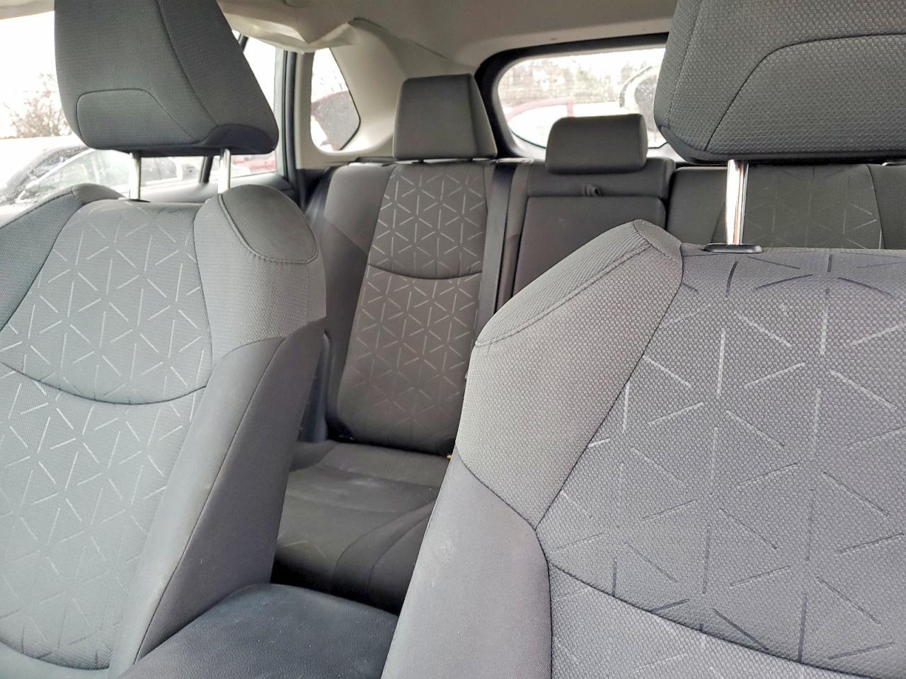 2021 Toyota Rav4 Xle - zdjęcie 10