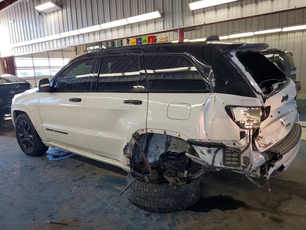 2021 Jeep Grand Cherokee Laredo - zdjęcie 2