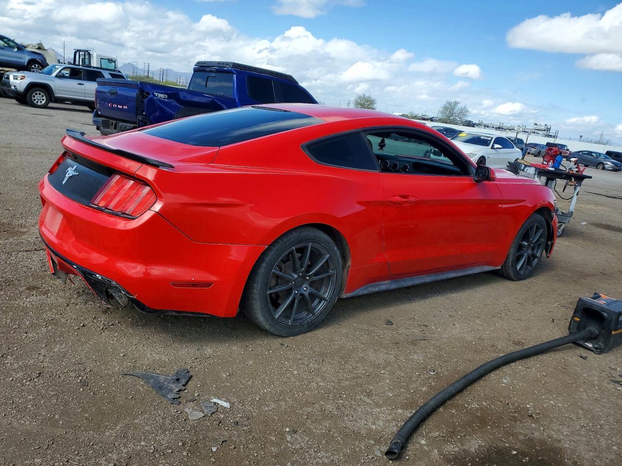 2015 Ford Mustang - zdjęcie 3