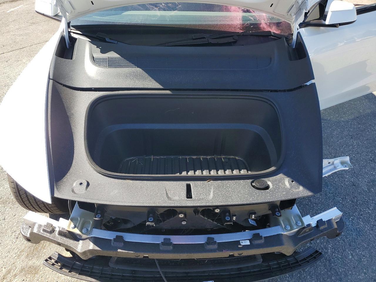 2026 Tesla Model Y - zdjęcie 11