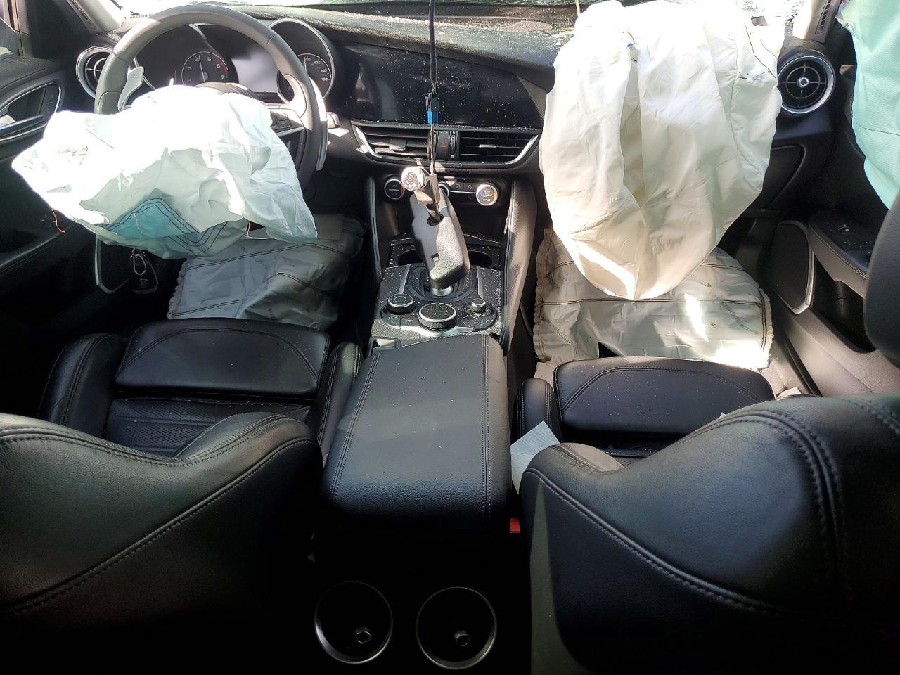 2019 Alfa Romeo Giulia Ti - zdjęcie 8