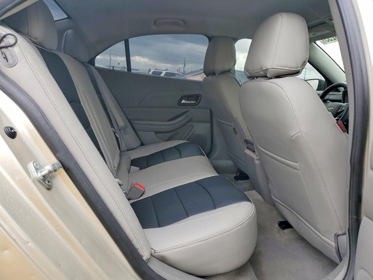 2013 Chev Malibu Ls - zdjęcie 10