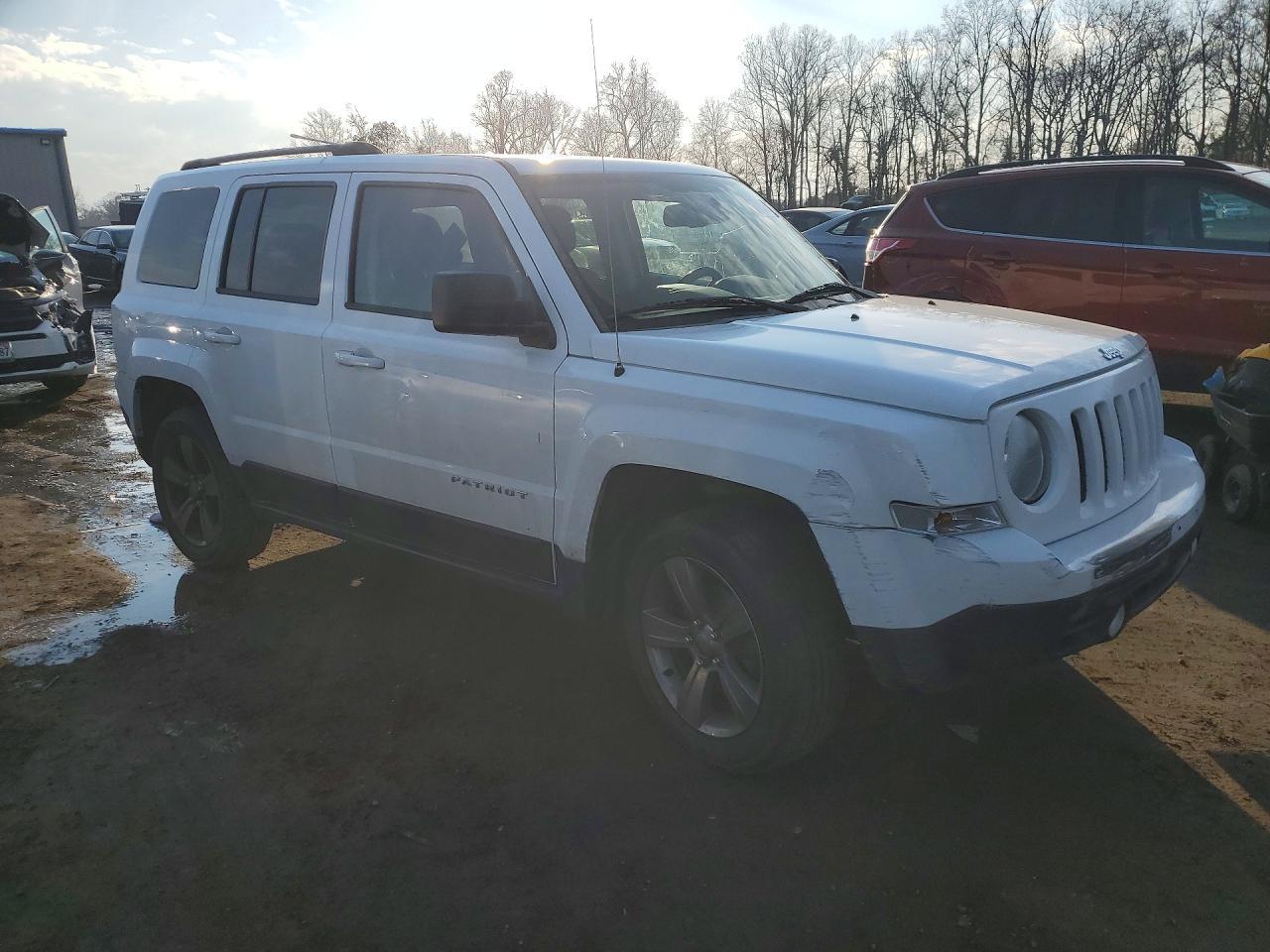 2015 Jeep Patriot Latitude - zdjęcie 4