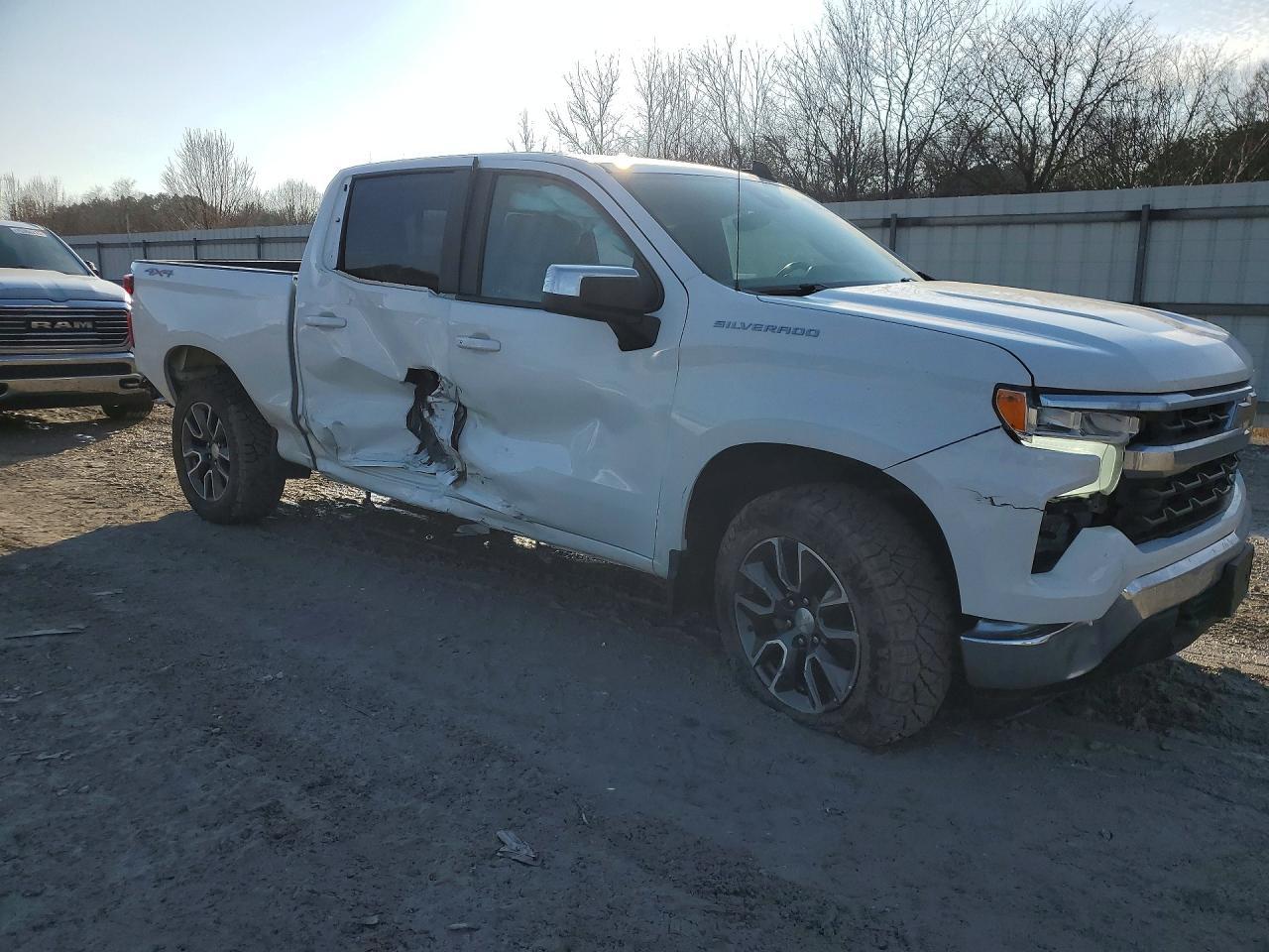 2022 Chevrolet Silverado K1500 Lt - zdjęcie 4