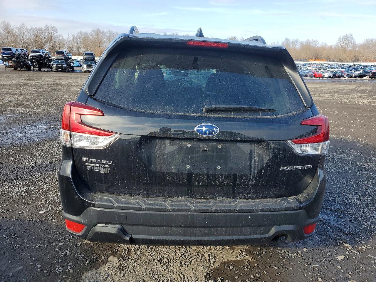 2023 Subaru Forester Premium - zdjęcie 6