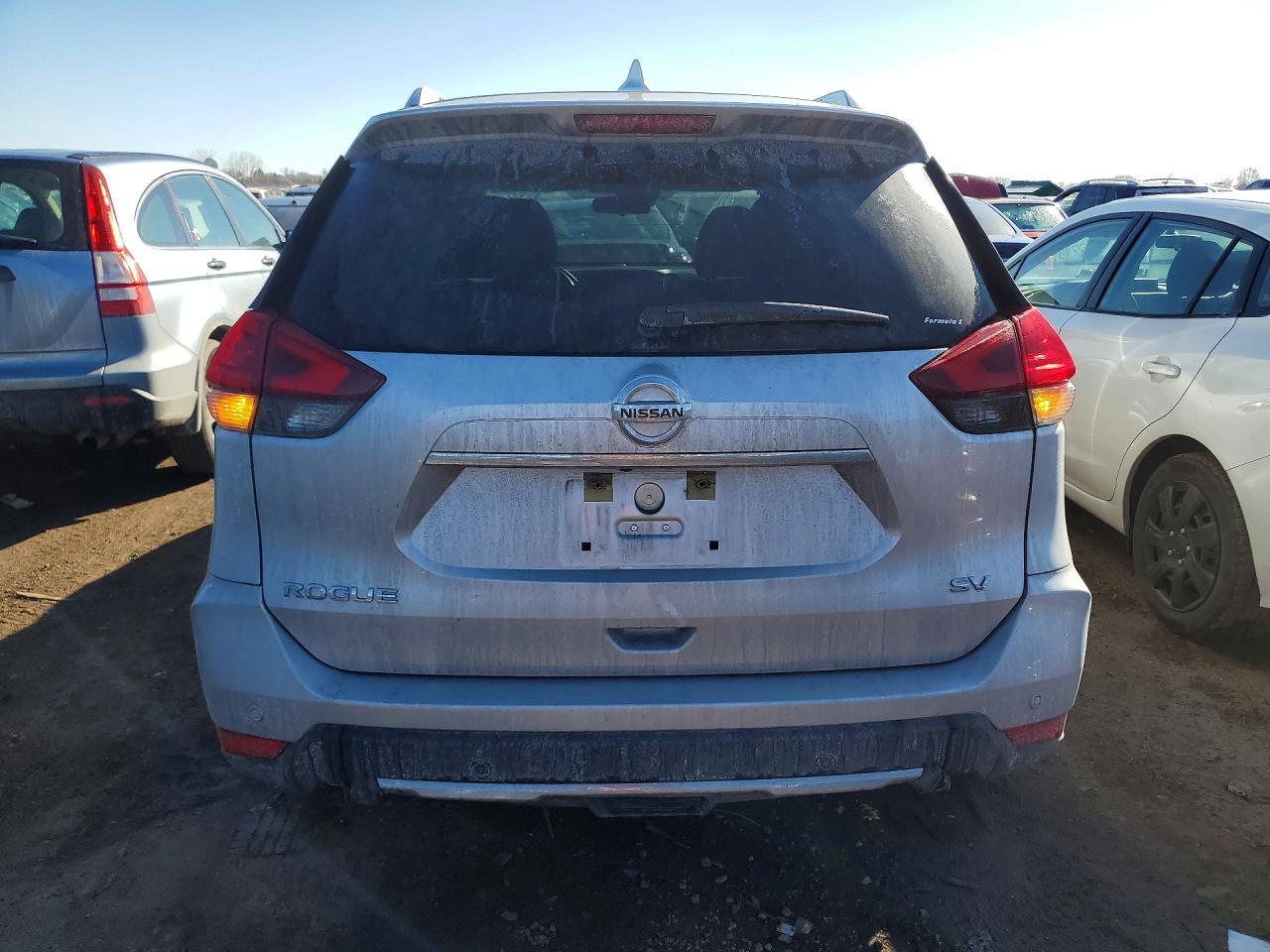 2020 Nissan Rogue Sv - zdjęcie 6