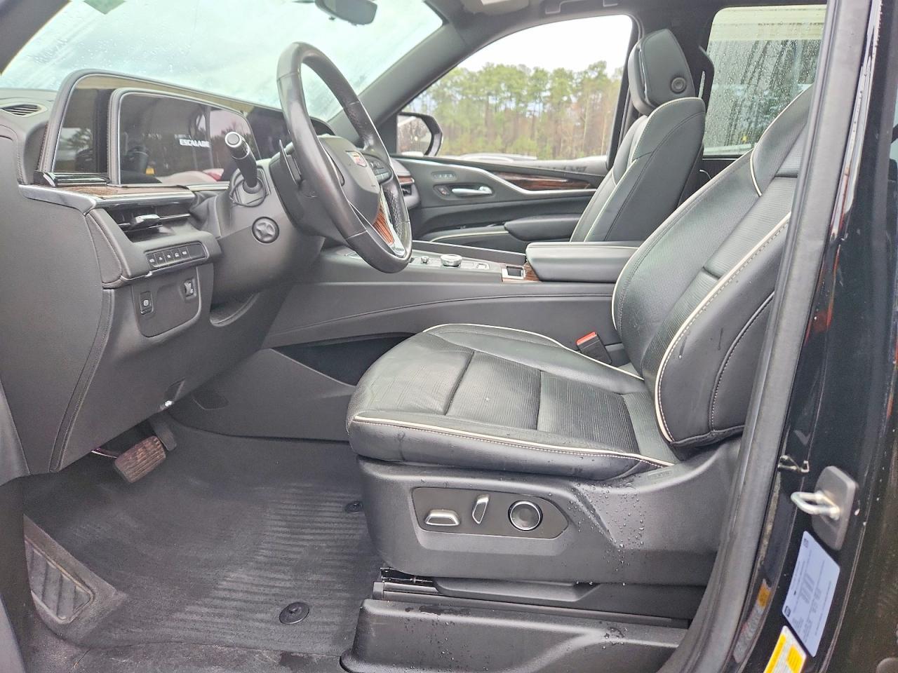 2021 Cadillac Escalade Premium Luxury - zdjęcie 7