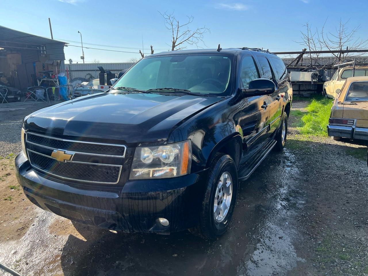 2014 Chevrolet Suburban C1500 Lt - zdjęcie 2