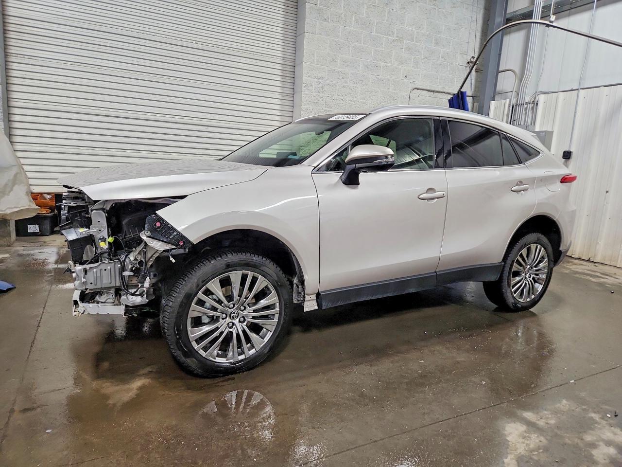 2022 Toyota Venza Xle - zdjęcie główne