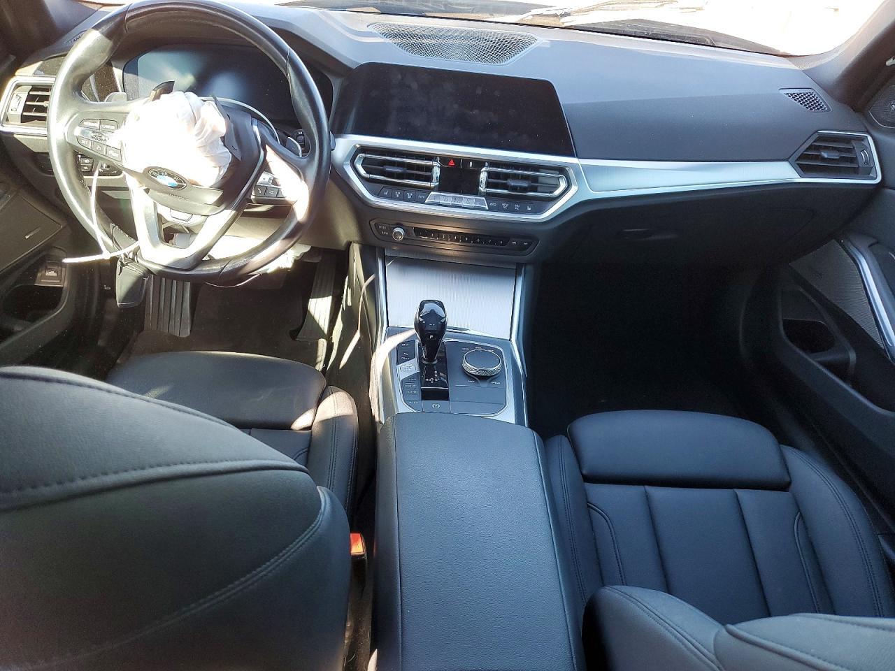 2021 BMW Motorrad 330I - zdjęcie 8