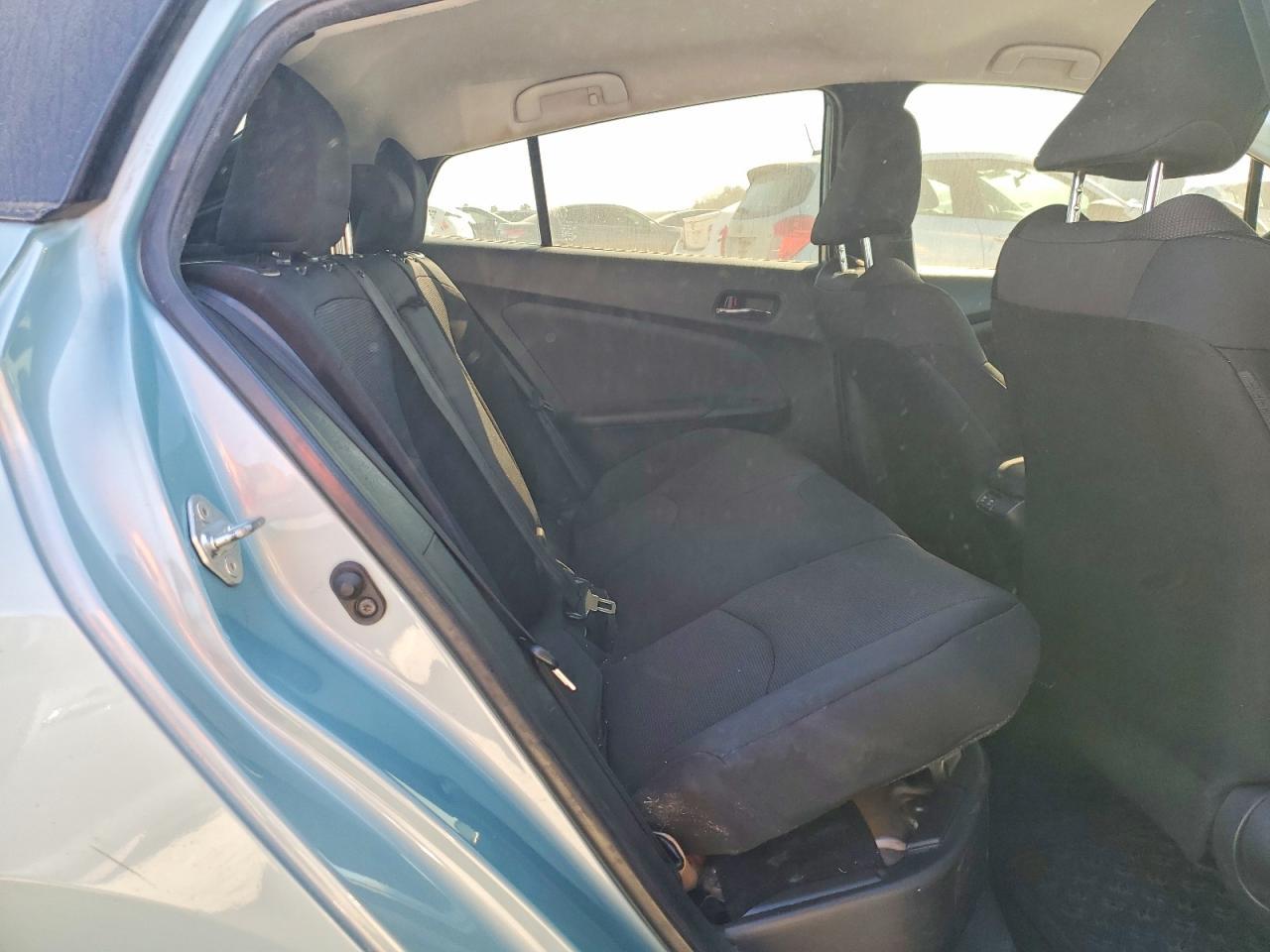 2022 Toyota Prius L Eco - zdjęcie 10