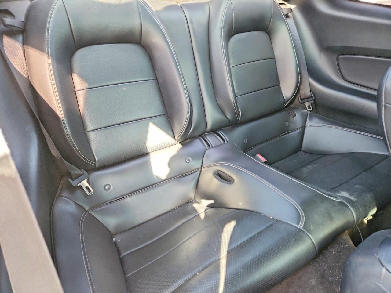 2015 Ford Mustang - zdjęcie 10