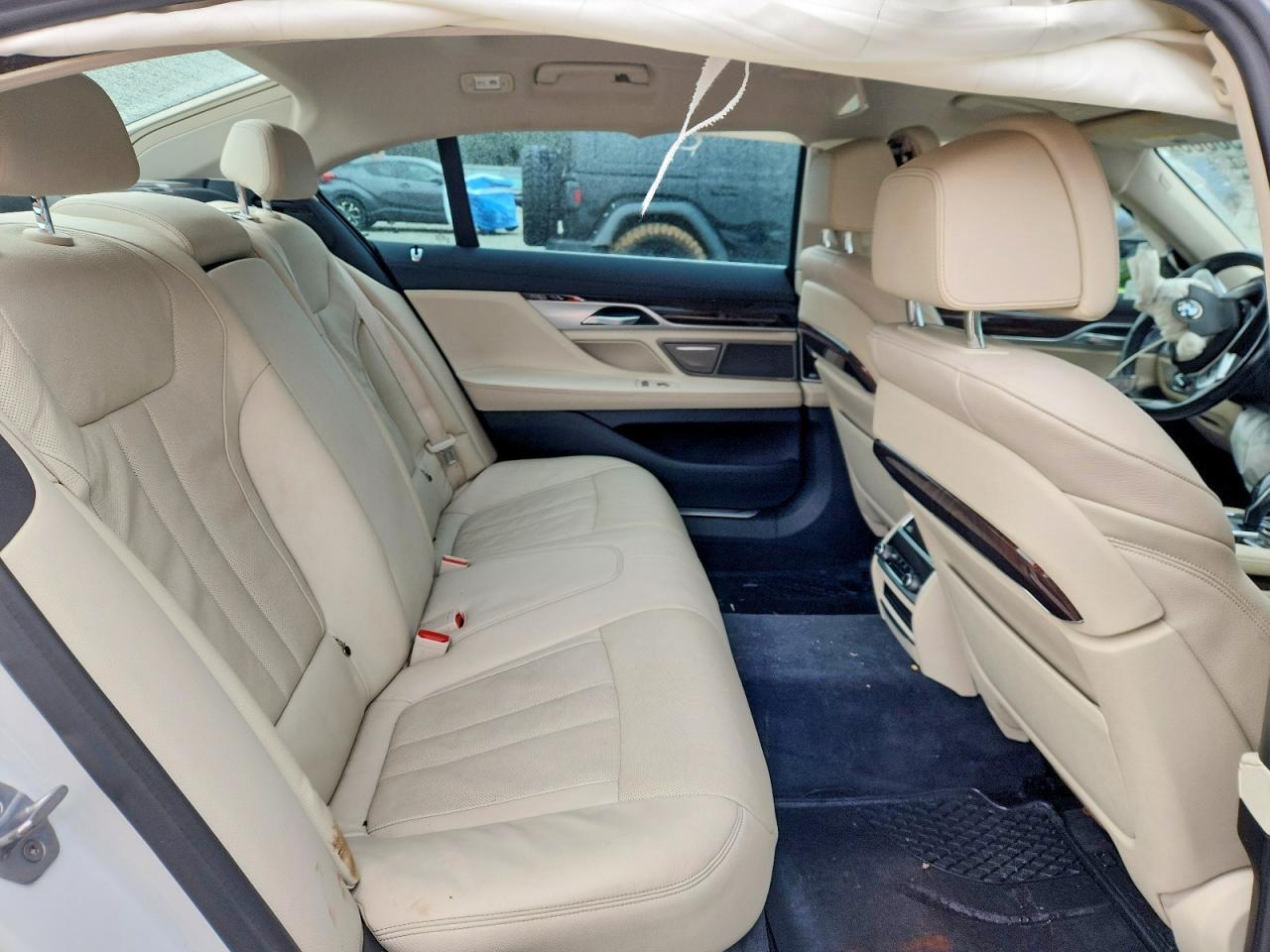 2020 BMW 740 I - zdjęcie 10